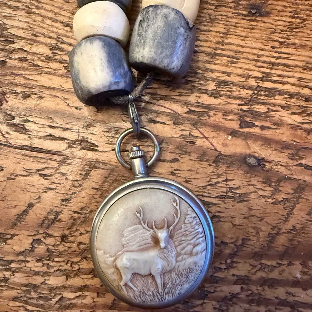 Vintage Deer Pendant Necklace made from pocket watch - Picture 5 of 7
